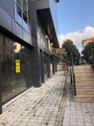 BİR GAYRİMENKUL`DEN CADDEYE YAKIN 100M2 MAĞAZA OFİS+TERAS+BAHÇE KULLANIMLI