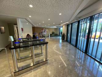PRESTİJLİ PLAZADA 400M2 DEKORASYONLU OFİS
